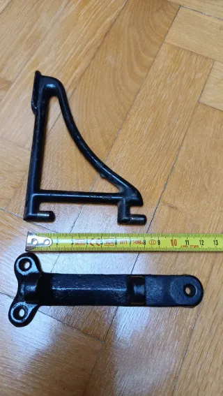 Soporte ala máquina coser Singer antigua