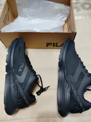 Zapatillas Fila Negras Talla 41 Nuevas