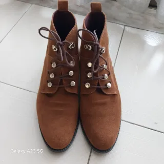 Botas de senhora castanhas