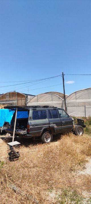 Baca 4x4 Toyota Land Cruiser / Nissan