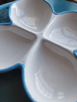 Plato de cerámica con 4 compartimentos