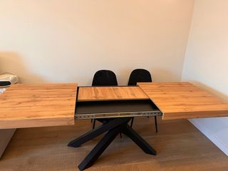 Mesa comedor extensible color madera y metal