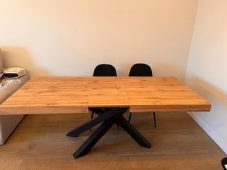 Mesa comedor extensible color madera y metal