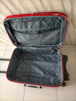 Maleta de cabina roja