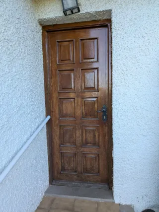 Puerta madera exterior