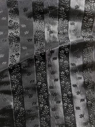 Corte corpiño tela rayada floral