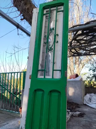 Puerta exterior madera. Antigua 200m*49cm