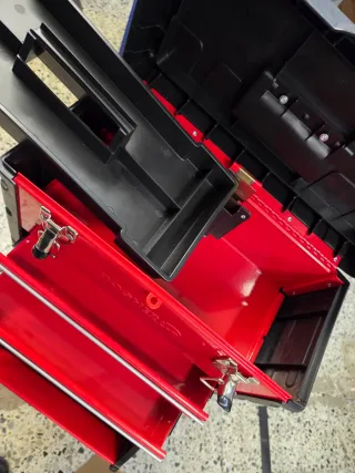 Caja de herramientas roja Dogher