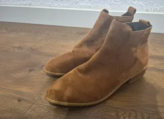 Botines bajos marrones