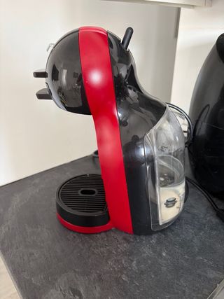 Cafetera Dolce Gusto Roja