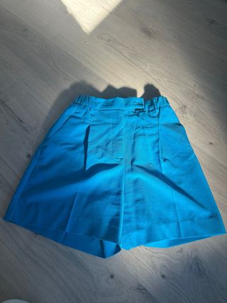 Traje Bershka azul corto dos piezas