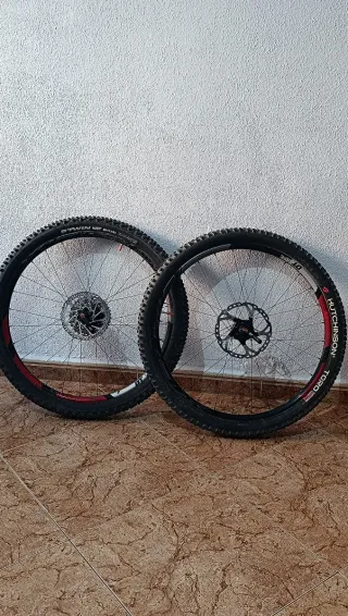 Ruedas DT Swiss Completas