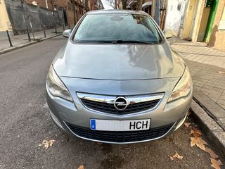 Opel Astra 2011
