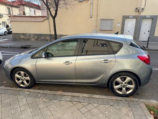 Opel Astra 2011
