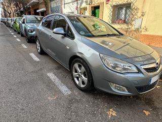 Opel Astra 2011