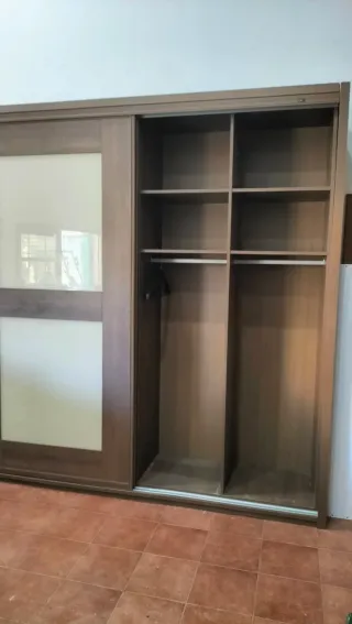 Armario de exposición, venta por cierre de tienda