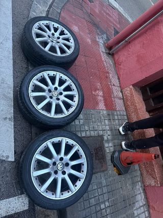 3 Llantas Volkswagen