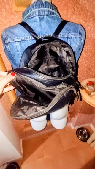 Mochila Negra Cuero imitación