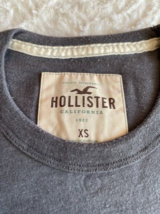 Camiseta gris Hollister