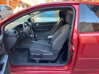 Ford Focus, 206 mil kms, precio 2300€