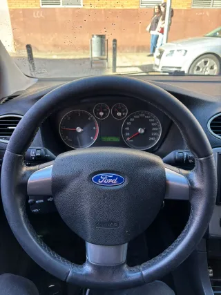 Ford Focus, 206 mil kms, precio 2300€