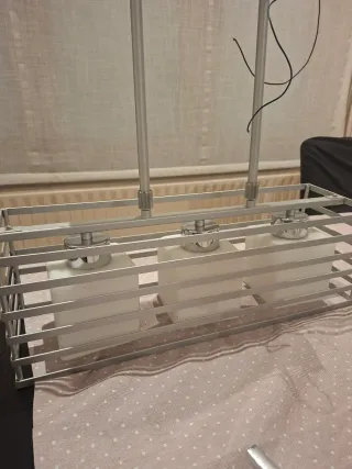 Lámpara de techo plateada con 3 luces