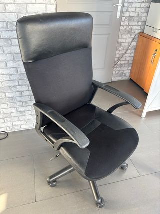 Silla de oficina con ruedas