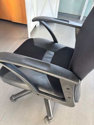Silla de oficina con ruedas