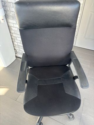 Silla de oficina con ruedas