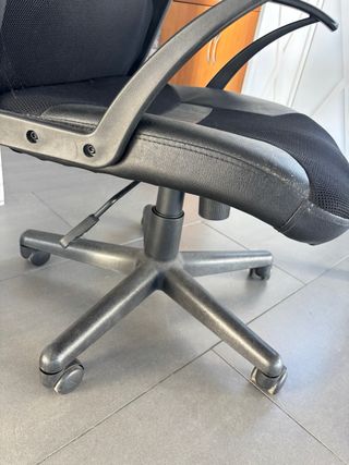 Silla de oficina con ruedas