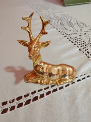 Figura ciervo bronce dorado
