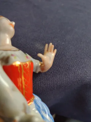 Figura porcelana campesina con cordero