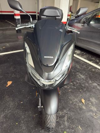 Moto Honda PCX 125 Negra Mate
