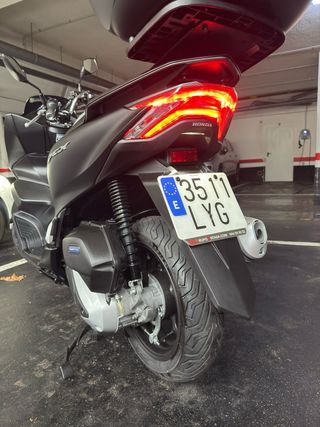 Moto Honda PCX 125 Negra Mate