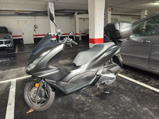 Moto Honda PCX 125 Negra Mate