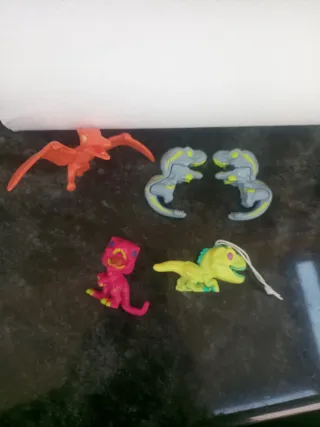 Figuras Jurassic Park Kinder
