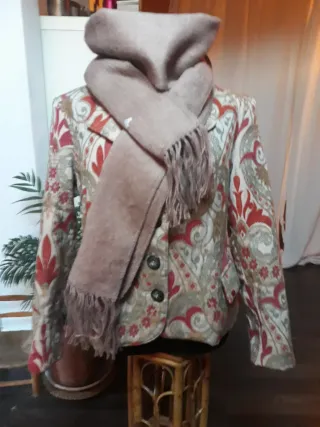 Chaqueta LAGA Beige y Rojo Estampada