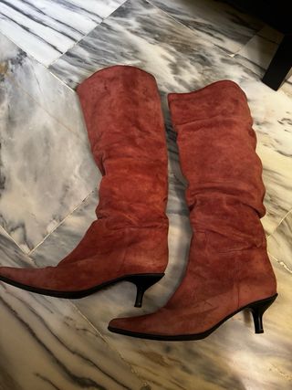 Botas altas de ante rosa