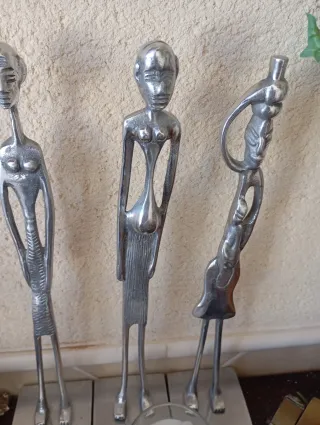 Figuras decorativas metálicas estilo africano