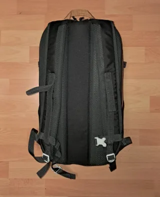 Mochila de montaña Quechua negra