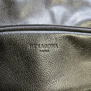 Mochila Cuero Hexagona Negra