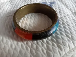 3 Pulseras de bisutería.