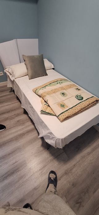 Somier 80cm lamas madera y colchón.