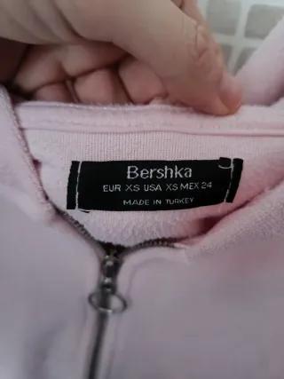 Sudadera Bershka cropped terciopelo rosa