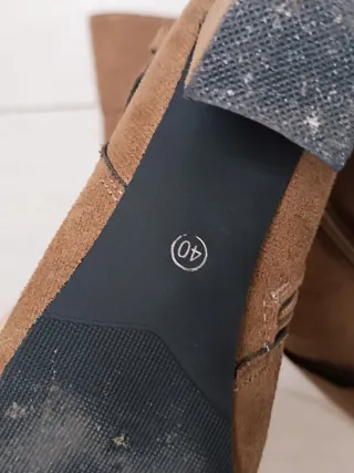 Botas altas marrones con hebilla