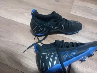 Zapatillas Nike Futbol Negras y Azules