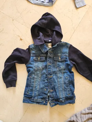Chaqueta tejana con capucha niño TALLA 6-7 años