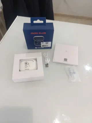 Auriculares Motorola Moto Buds