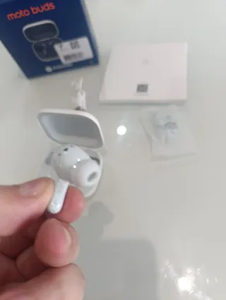 Auriculares Motorola Moto Buds