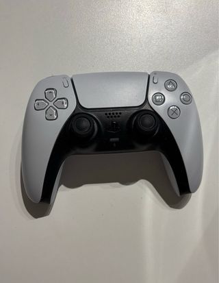 PlayStation 5 + 2 Mandos + Cargador + EA FC 2